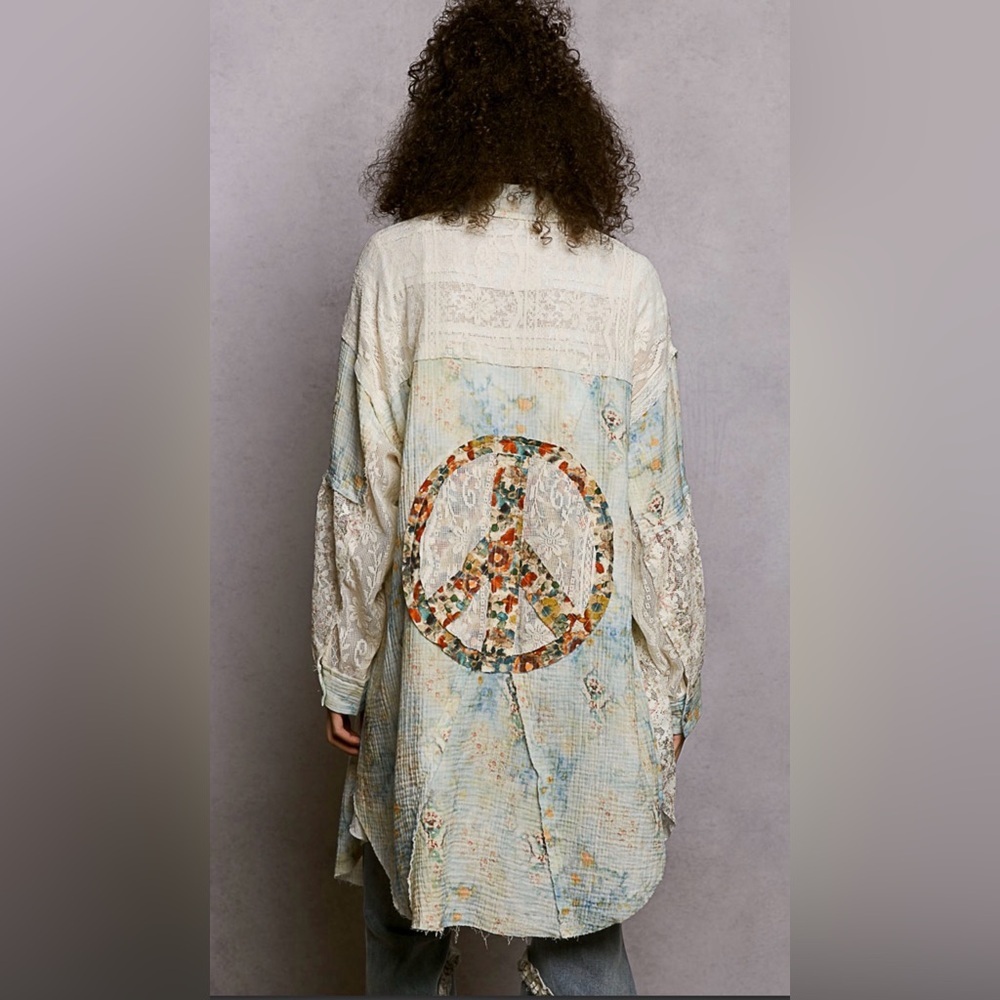 POL Host Pick 🎉 UWT397 Floral Patchwork Button-Down Shirt